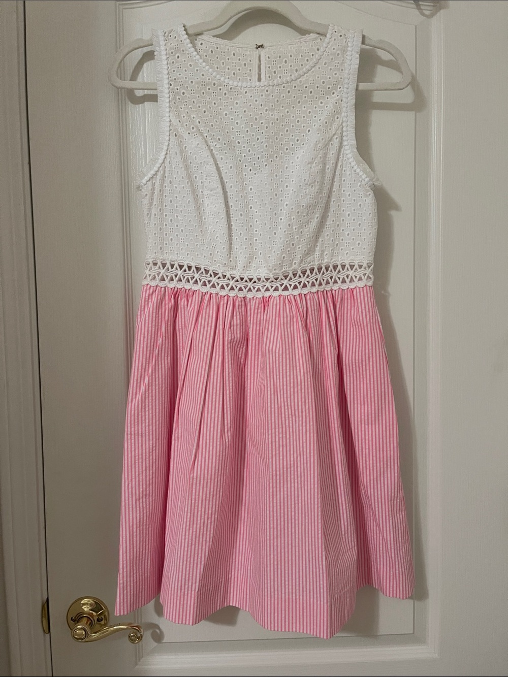 Lilly Pulitzer dress excellent condition
Bust: 17”
Waist: 14”